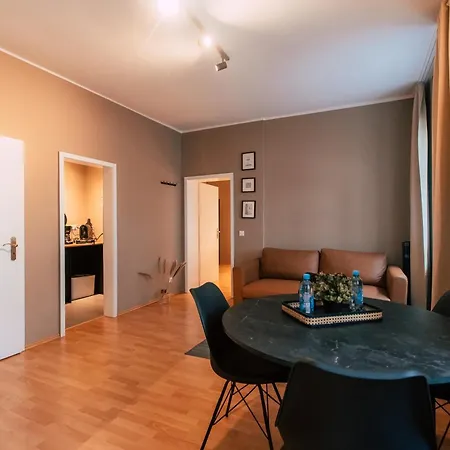 Luga Homes - Chausseehaus Apartment *