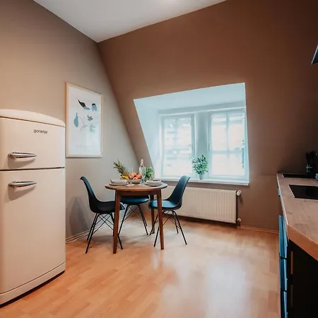 Luga Homes - Chausseehaus Apartment