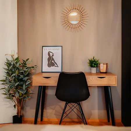 Luga Homes - Chausseehaus Apartment
